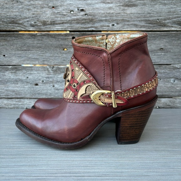 CUADRA Ankle Booties